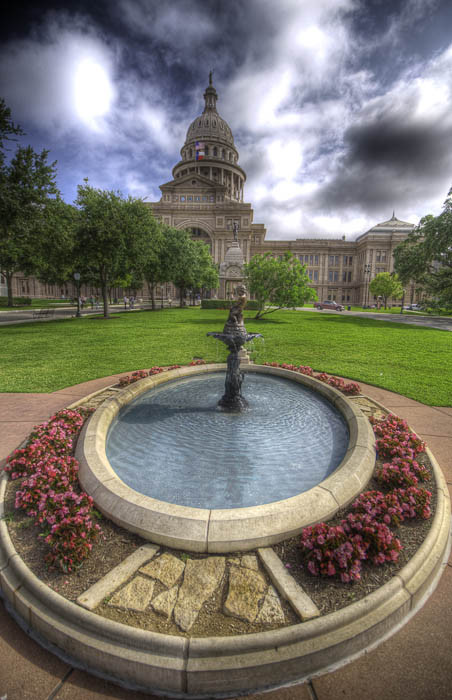Capitol And Fountain