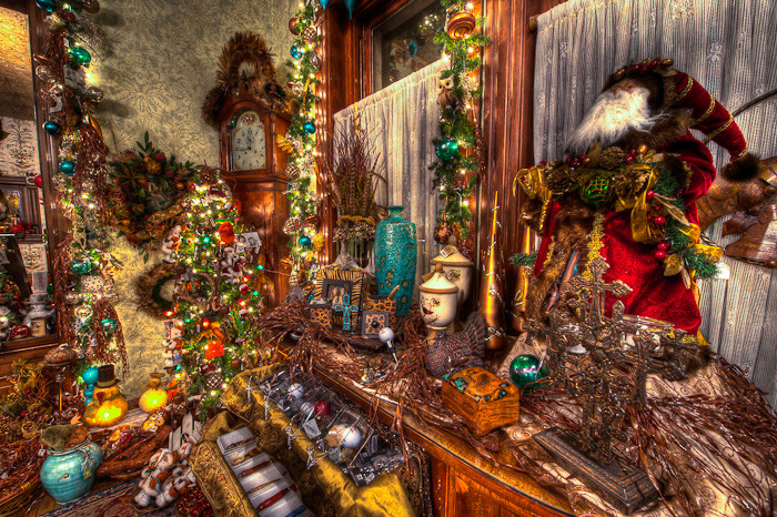 Christmas at the Caswell House - Santa and Clock
