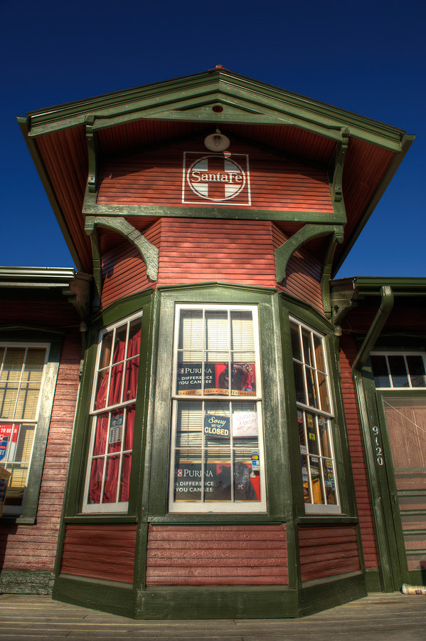 Feed Station Bay Window